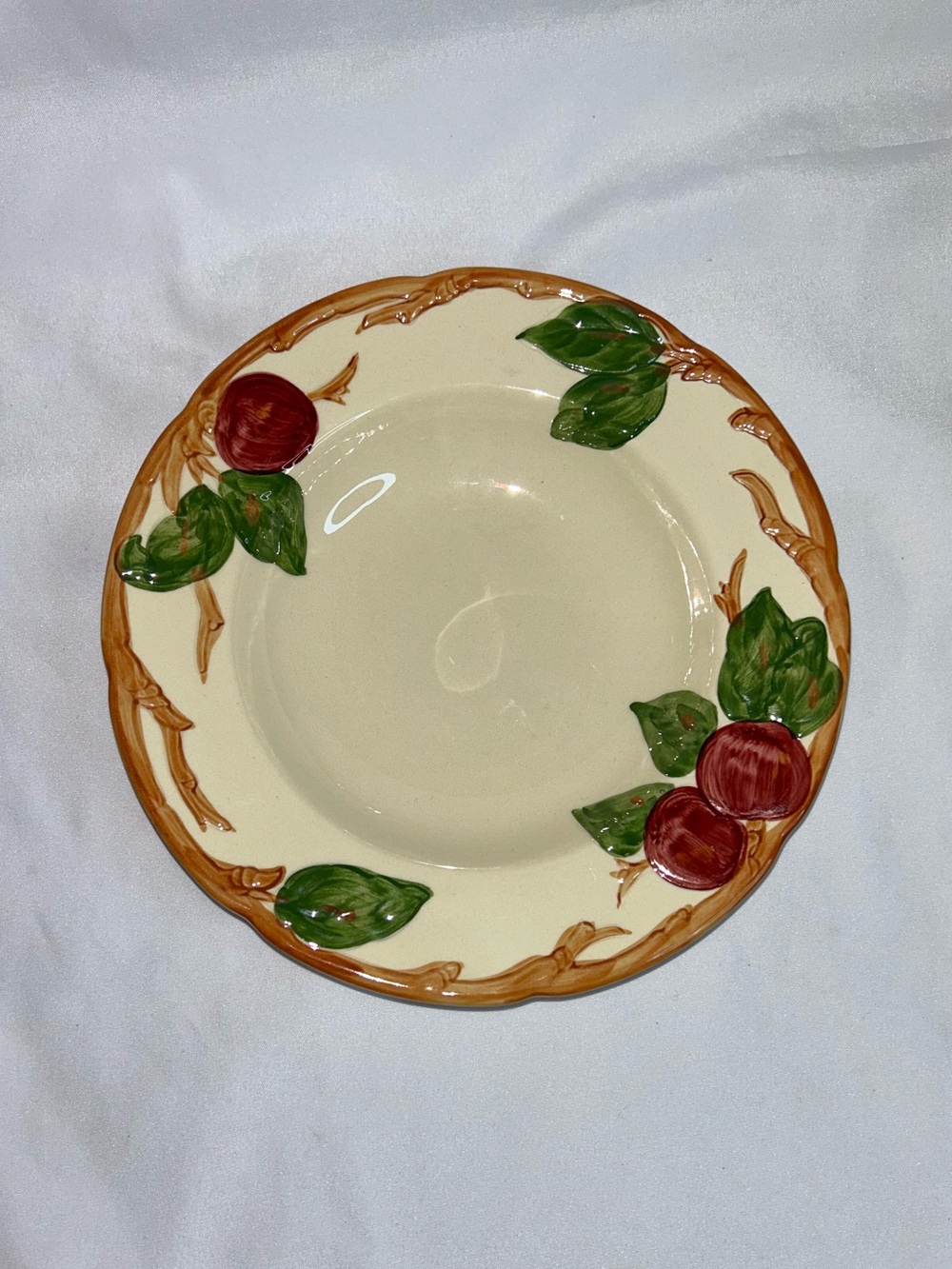 Franciscan Apple Print Vintage Hand-Painted Salad Soup Bowls Set of 7  - 1 Chip - Picture 3 of 11